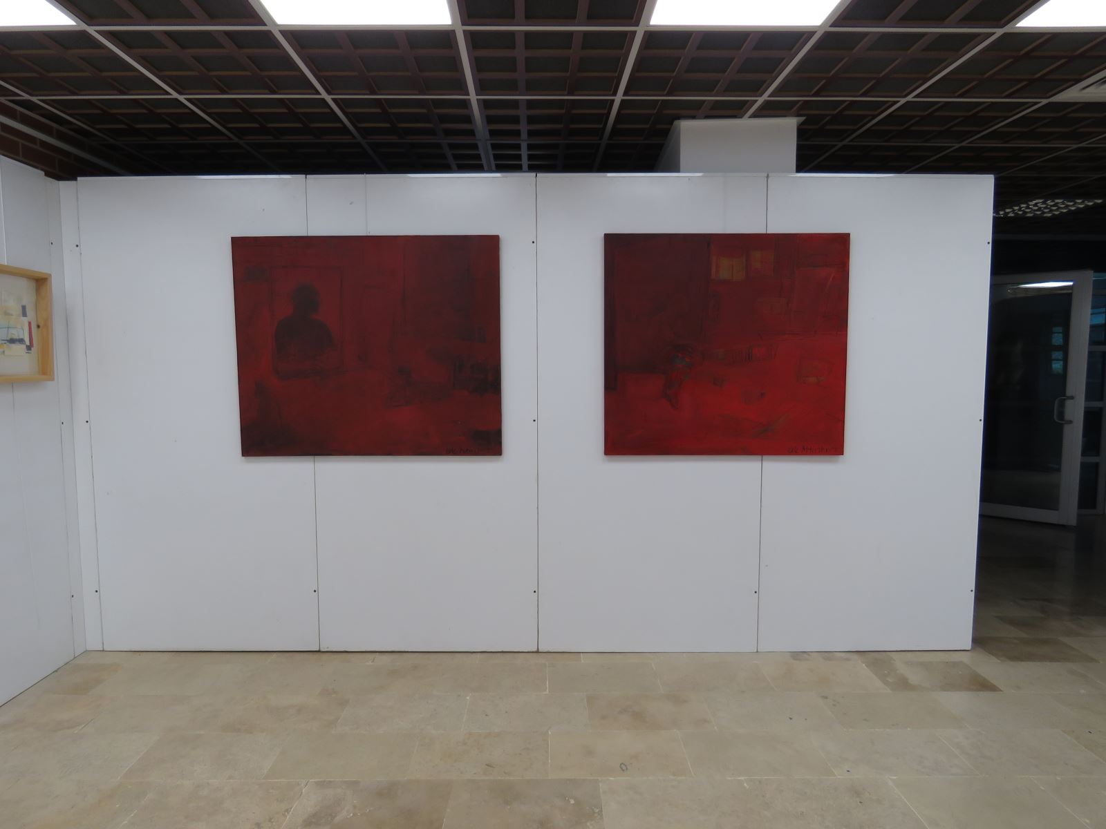 Prof. Dr. Lale ALTINKURT'un kırmızı serisinden iki eseri.