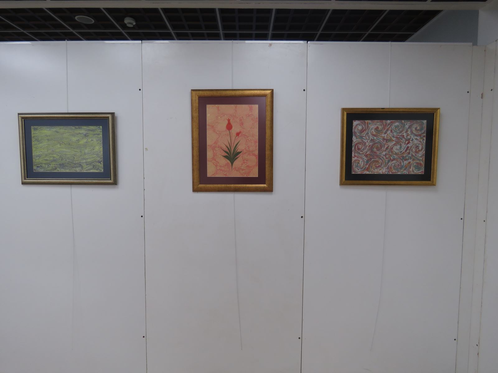 Öğ. Gör. Çetin ÇELEBİ'nin üç adet ebru çalışması