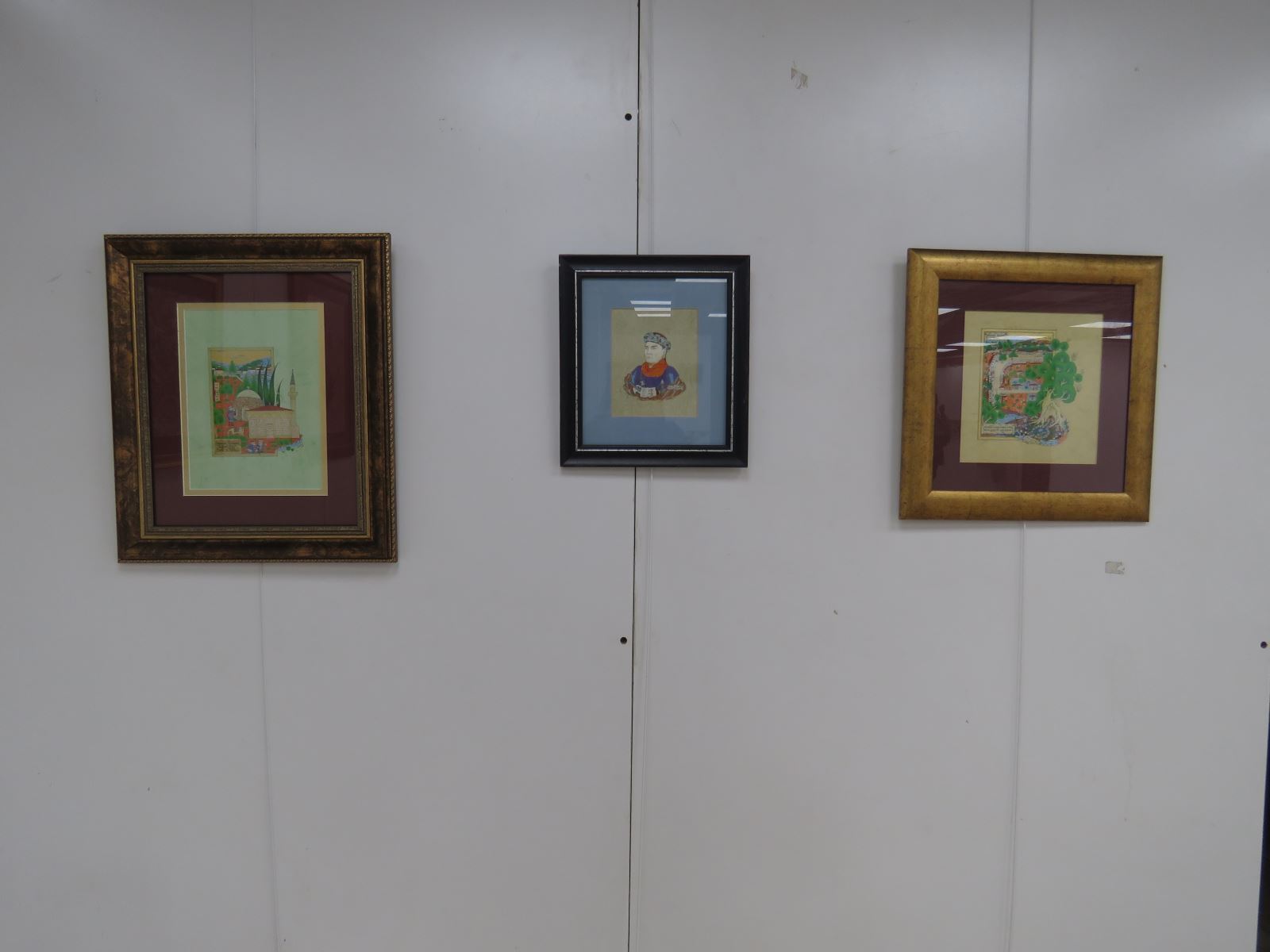 Doç. Ömür KOÇ'un üç adet minyatür çalışması.