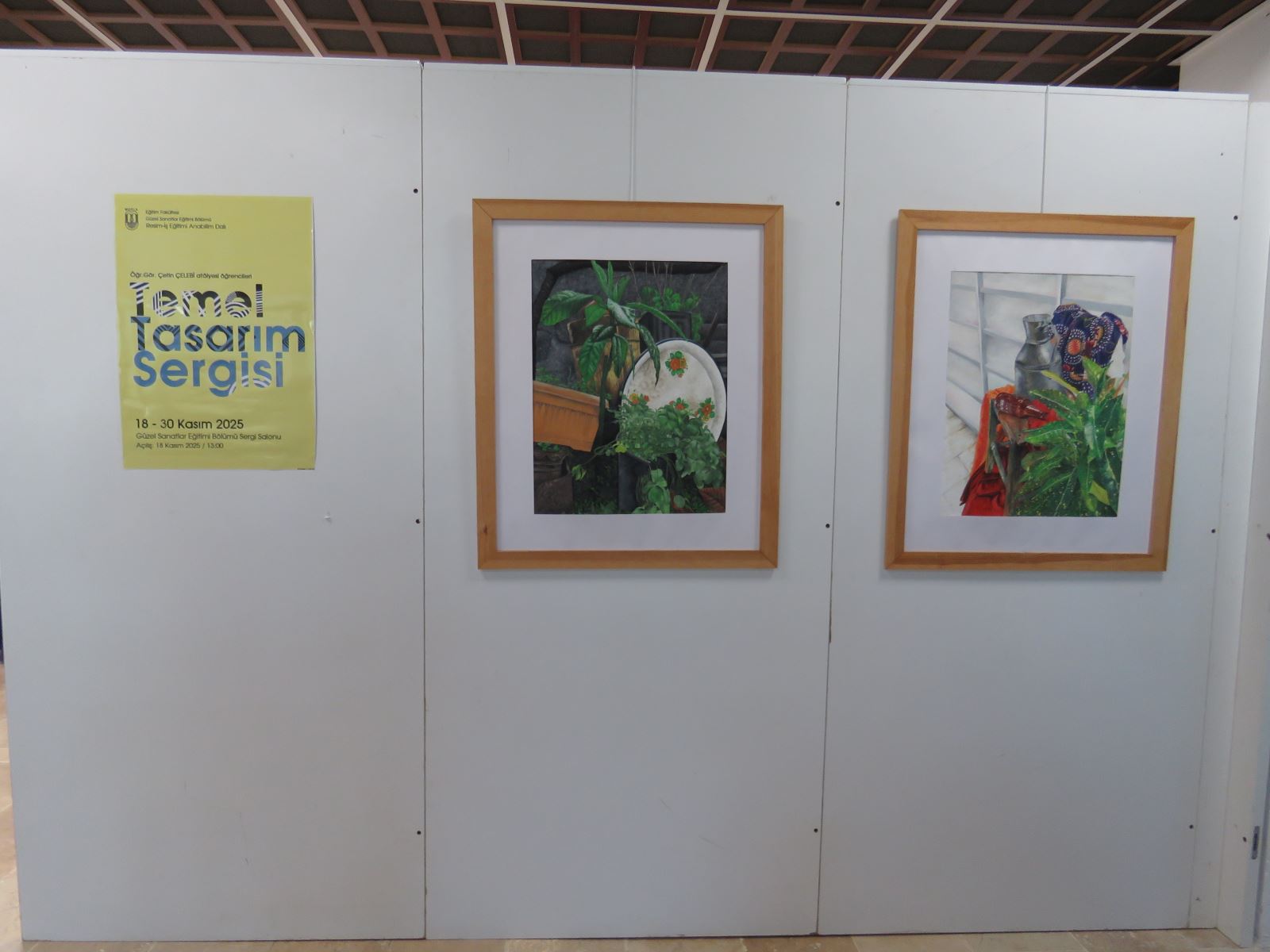 Afiş, ve guaj boya tekniğiyle yapılmış iki natürmort çalışması.